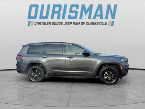 Certified 2024 Jeep Grand Cherokee L Altitude image 2