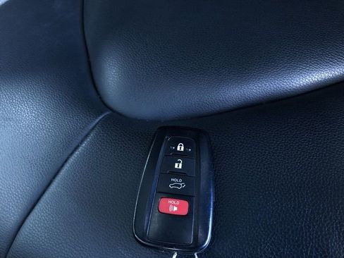 Used 2022 Toyota Highlander XLE AWD/4WD image 33
