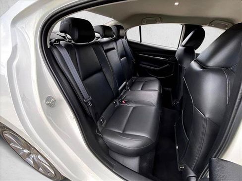 Used 2019 MAZDA MAZDA3 Sedan w/ Preferred Package FWD image 28