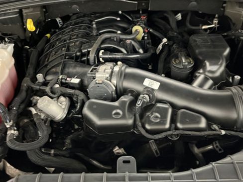 Used 2023 Jeep Grand Cherokee L Limited AWD/4WD image 29