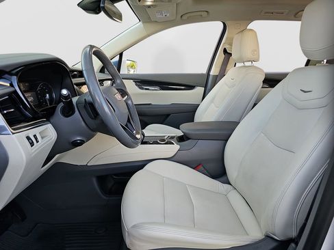 Used 2020 Cadillac XT6 Premium Luxury image 16