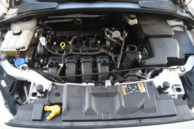Used 2017 Ford Focus Titanium w/ Titanium Technology Package FWD image 30