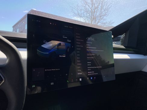 Used 2024 Tesla Cybertruck AWD Crew Cab image 11