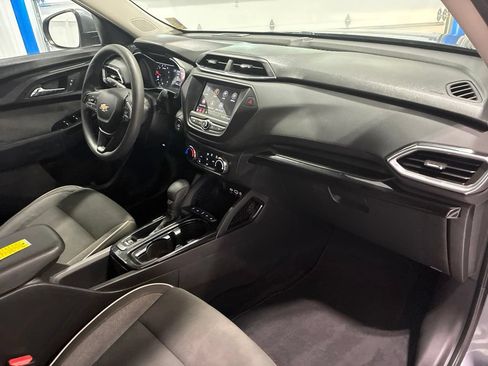 Used 2022 Chevrolet TrailBlazer LT FWD image 37