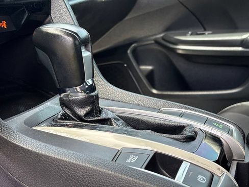 Used 2020 Honda Civic Sport image 13