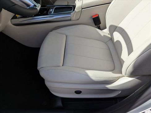 New 2026 Mercedes-Benz GLA 250 image 4