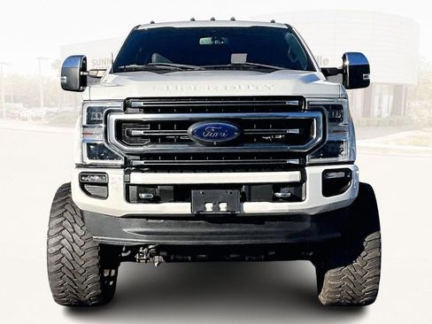Used 2022 Ford F250 Platinum w/ FX4 Off-Road Package image 2