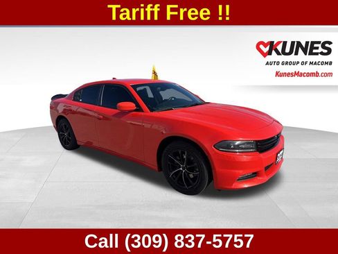 Used 2017 Dodge Charger SXT w/ Driver Confidence Group RWD image 1