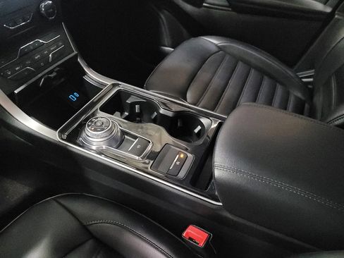 Used 2020 Ford Edge SEL w/ Cold Weather Package AWD/4WD image 26