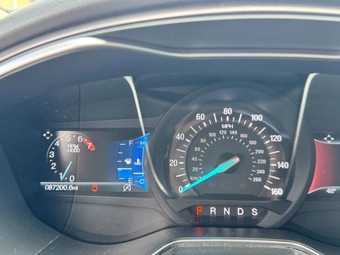 Used 2017 Ford Fusion SE w/ Fusion SE Technology Package image 13