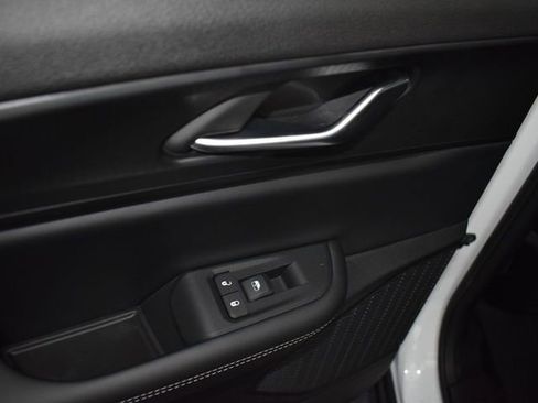 New 2025 Jeep Grand Cherokee Laredo w/ MOPAR Finishing Package AWD/4WD image 31