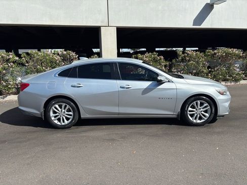 Used 2017 Chevrolet Malibu LT w/ Driver Confidence Package image 4