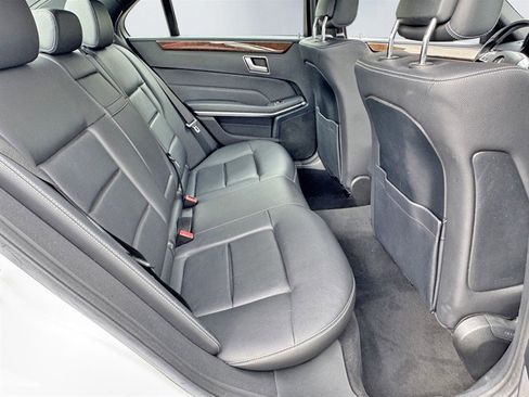 Used 2014 Mercedes-Benz E 350 4MATIC Sedan image 20