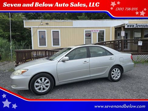 Used 2004 Toyota Camry XLE FWD image 1