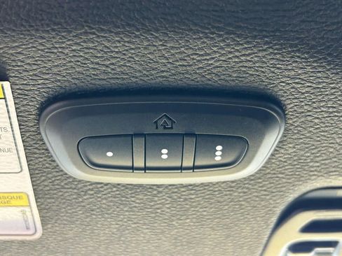 Used 2018 Jeep Wrangler Unlimited Sahara image 29