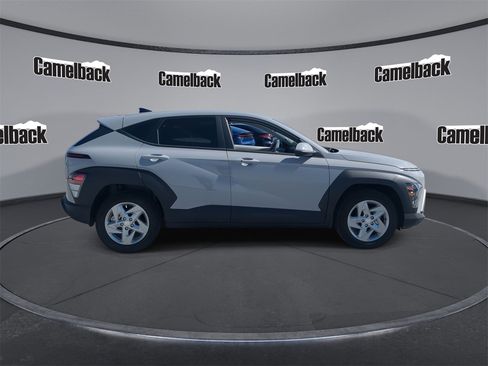 New 2026 Hyundai Kona SE image 8