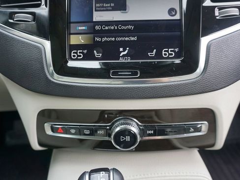 Used 2017 Volvo XC90 T6 Momentum w/ Vision Package image 11