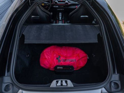 Used 2018 Ferrari 812 Superfast RWD image 25