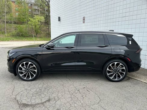 New 2026 Lincoln Nautilus Black Label AWD/4WD image 2