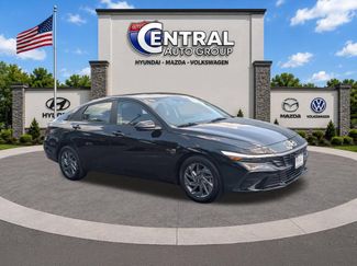 Certified 2024 Hyundai Elantra SEL FWD video 1