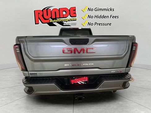 Used 2024 GMC Sierra 2500 AT4 AWD/4WD image 4