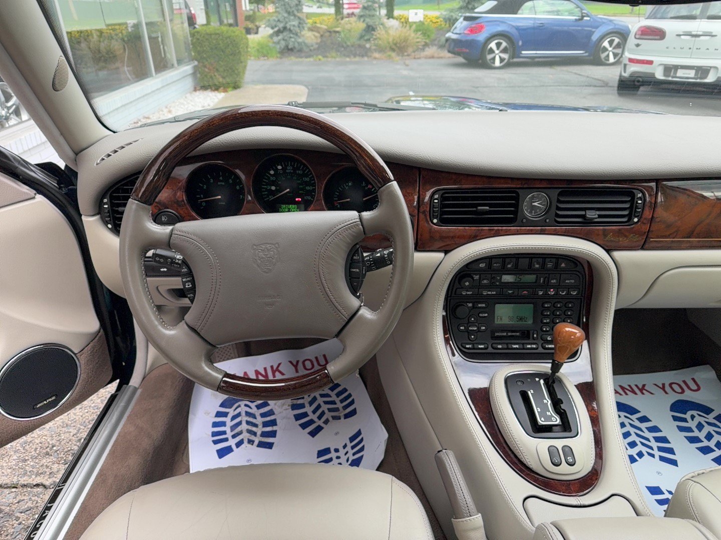 Used 2000 Jaguar XJ RWD image 6