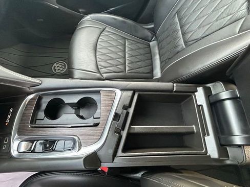 Used 2023 Buick Enclave Avenir image 15