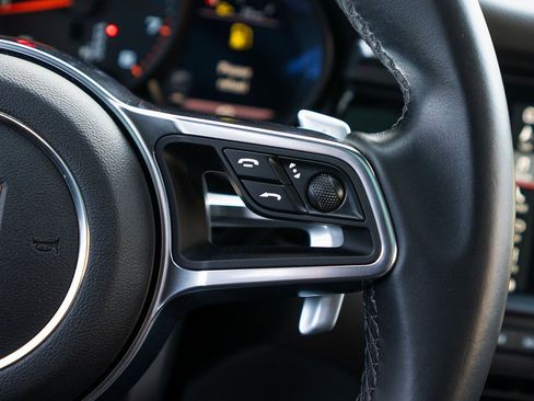 Used 2019 Porsche Macan image 32