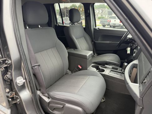 Used 2012 Jeep Liberty Sport w/ Popular Equipment Group AWD/4WD image 14