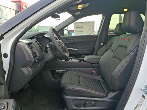 New 2026 Nissan Pathfinder Rock Creek AWD/4WD image 6