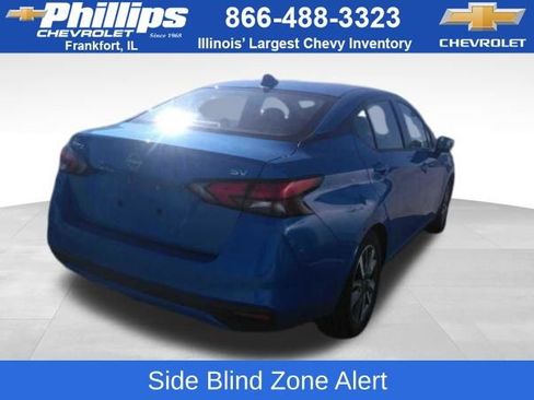 Used 2023 Nissan Versa SV image 3