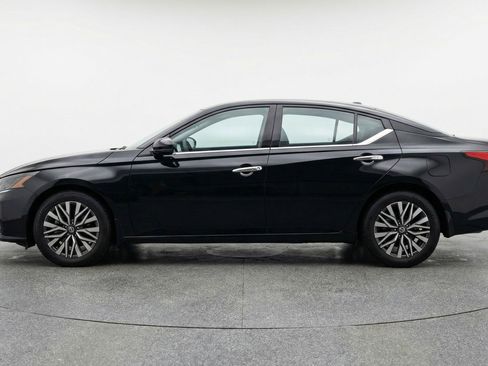 Used 2025 Nissan Altima 2.5 SV image 5