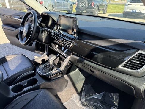 Used 2021 Kia Seltos EX image 37