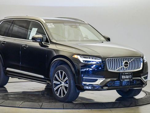 Certified 2025 Volvo XC90 B6 Plus image 5