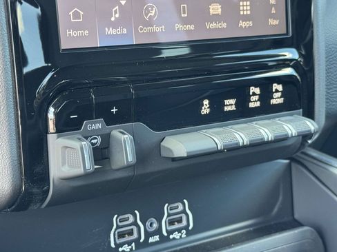 New 2026 RAM 2500 Big Horn AWD/4WD image 5