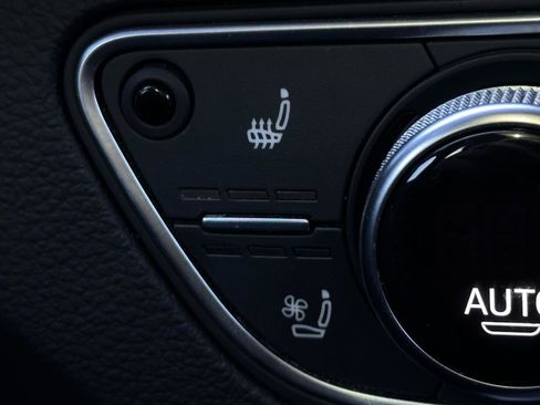 Used 2018 Audi Q5 2.0T Premium Plus w/ Premium Plus Package image 4