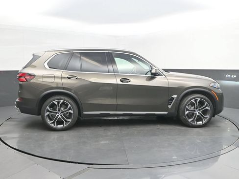New 2026 BMW X5 xDrive40i AWD/4WD image 8