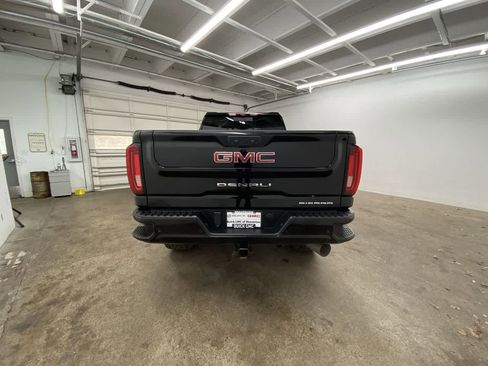 Used 2023 GMC Sierra 2500 Denali w/ Denali Ultimate Package AWD/4WD image 5