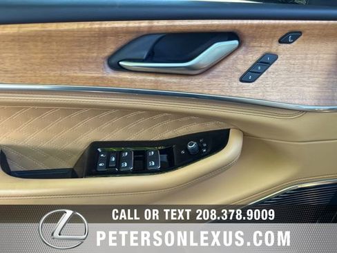 Used 2022 Jeep Grand Cherokee Summit AWD/4WD image 24