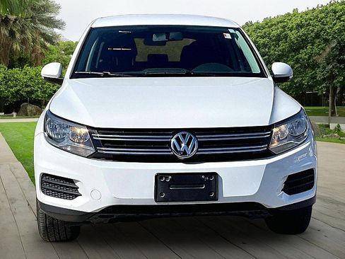 Used 2018 Volkswagen Tiguan Limited image 3