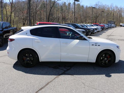 Used 2022 Maserati Levante GT image 9