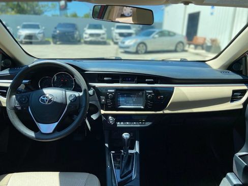 Used 2014 Toyota Corolla LE FWD image 26
