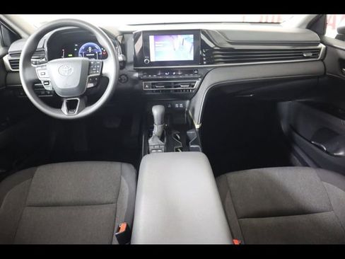 Used 2025 Toyota Camry LE image 20