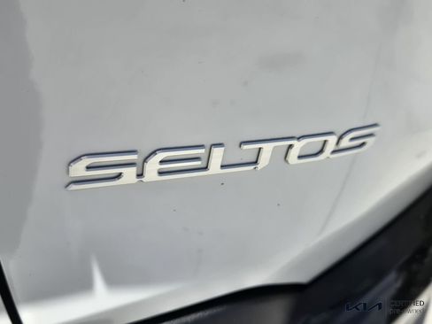 Certified 2025 Kia Seltos EX w/ EX Sunroof Package FWD image 15