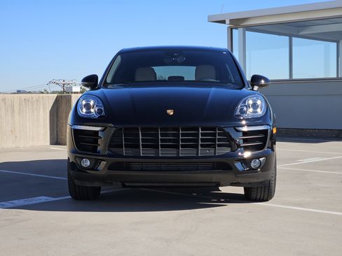 Certified 2018 Porsche Macan image 11