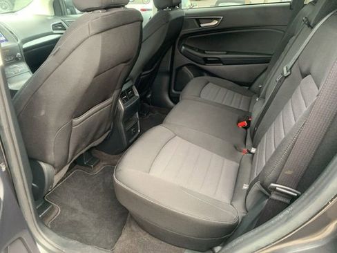 Used 2020 Ford Edge SE image 23