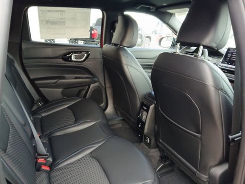 New 2026 Jeep Compass Latitude AWD/4WD image 19