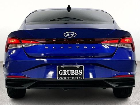 Used 2023 Hyundai Elantra SEL w/ Convenience Package image 6