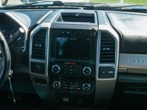 Used 2019 Ford F250 Lariat image 12