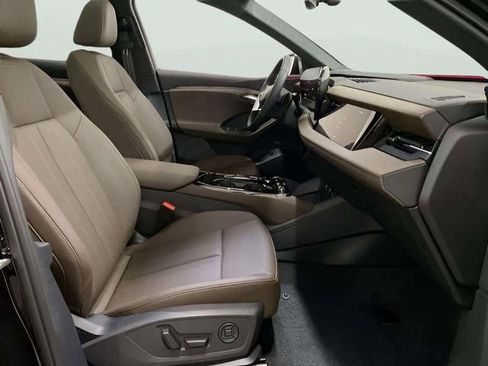 Used 2025 Audi Q6 e-tron Prestige image 77